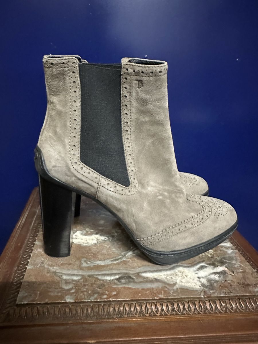 Tod'S Scarpe da donna: Bottines Tod’s daim gris taille 37.5. – Usato da Genève venduto da Tom6 1
