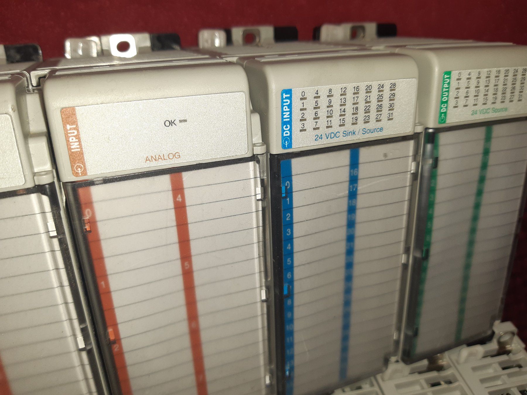 Componenti elettronici: Diverse Ein- und Ausgangsmodule, analog und digital von A&B – Usato da Lohn-Ammannsegg venduto da Molch7 3