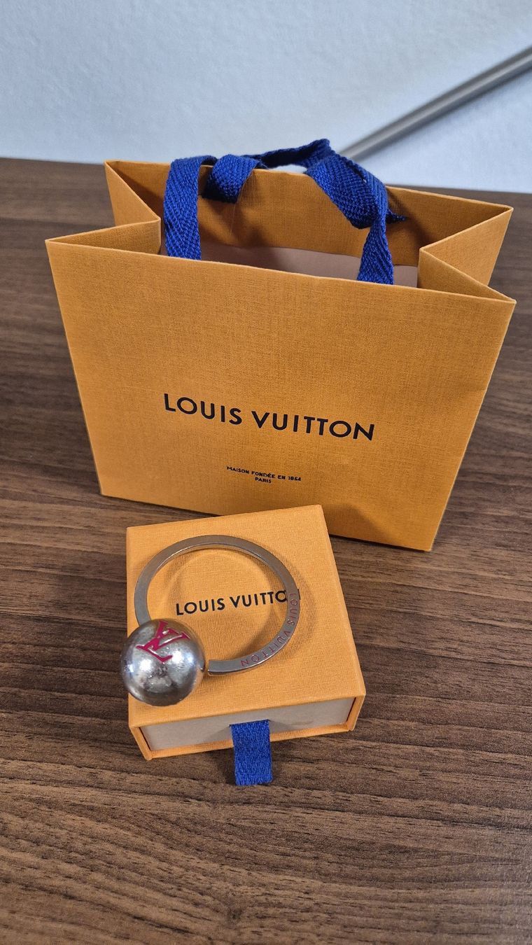 Louis Vuitton Portachiavi: Louis Vuitton Schlüsselanhänger Sphere Key Ring – Usato da Oberentfelden venduto da Principessa75