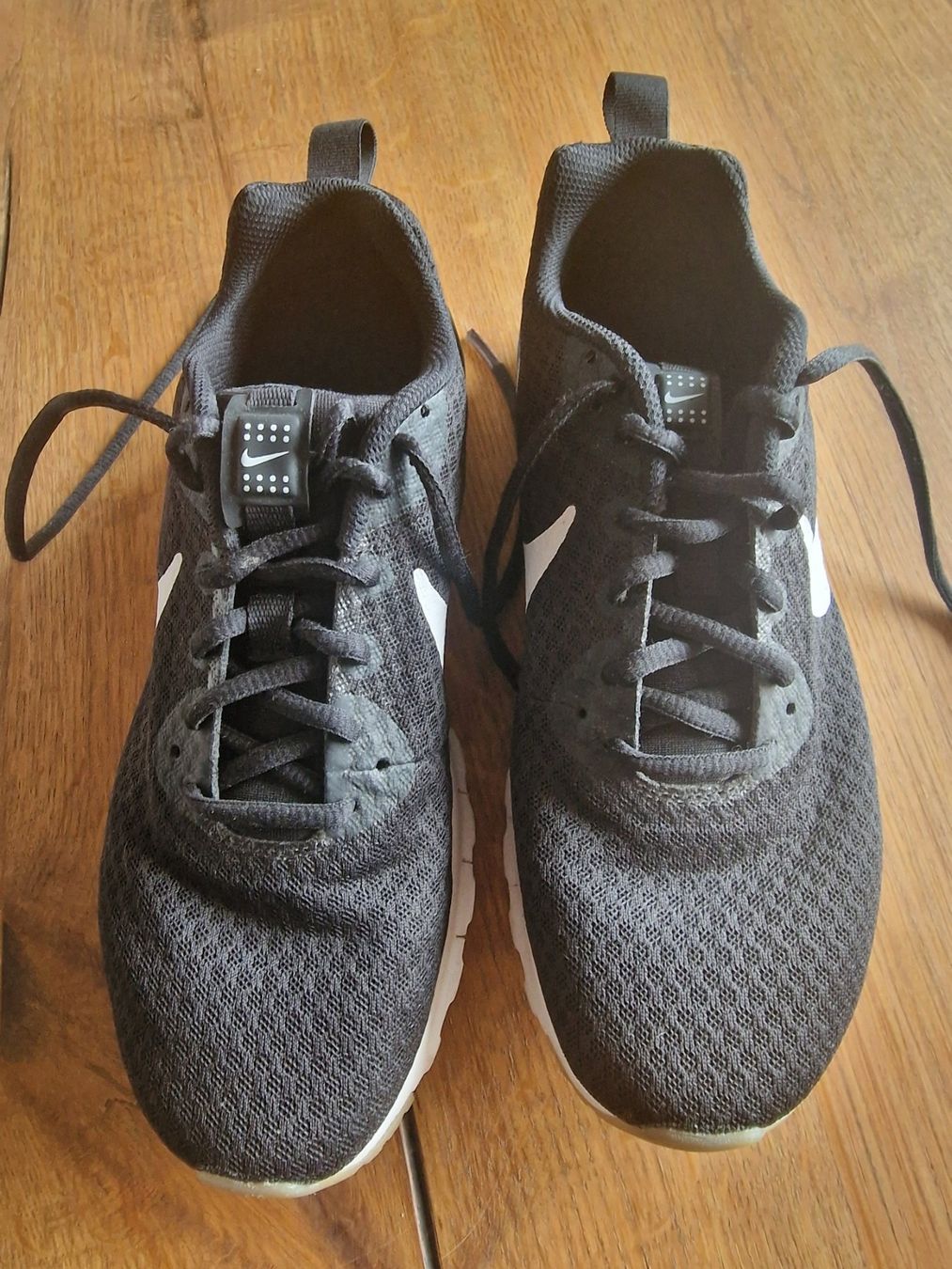 Nike Damenschuhe: Nike Sneaker – Gebraucht aus Alpnach Dorf von Schanein 1
