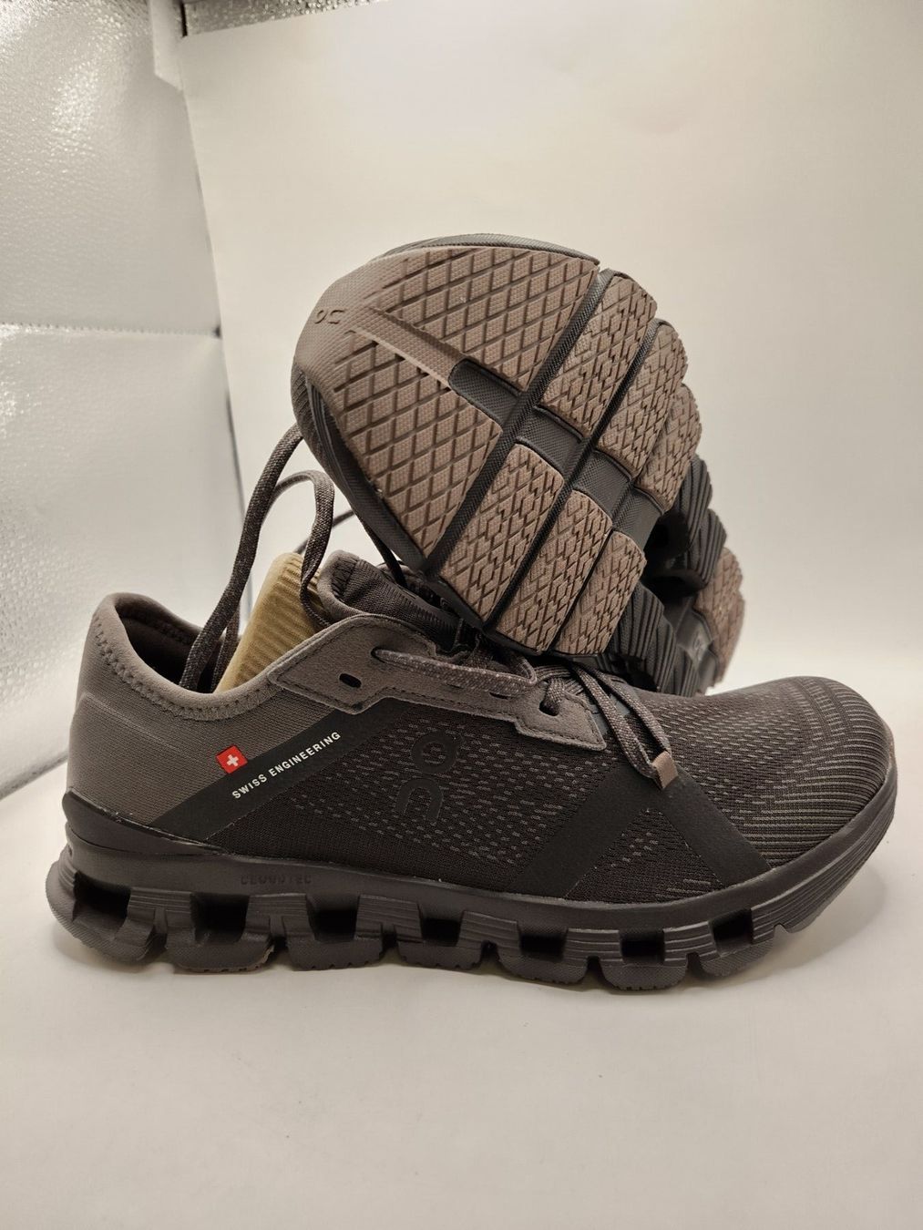 On Chaussures hommes: On Running - Cloud X 4 AD - Eclipse/Pebble Gr. 37.5 – Neuf avec emballage d'origine à Dällikon par Retouren_Resale