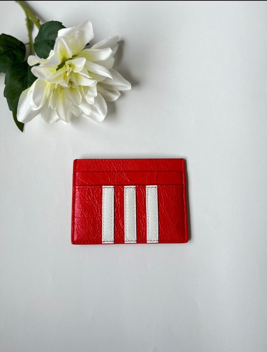 Balenciaga Portafogli: Balenciaga x Adidas  Red Wallet – Nuovo (secondo la descrizione) da Lausanne venduto da S_luxury 1
