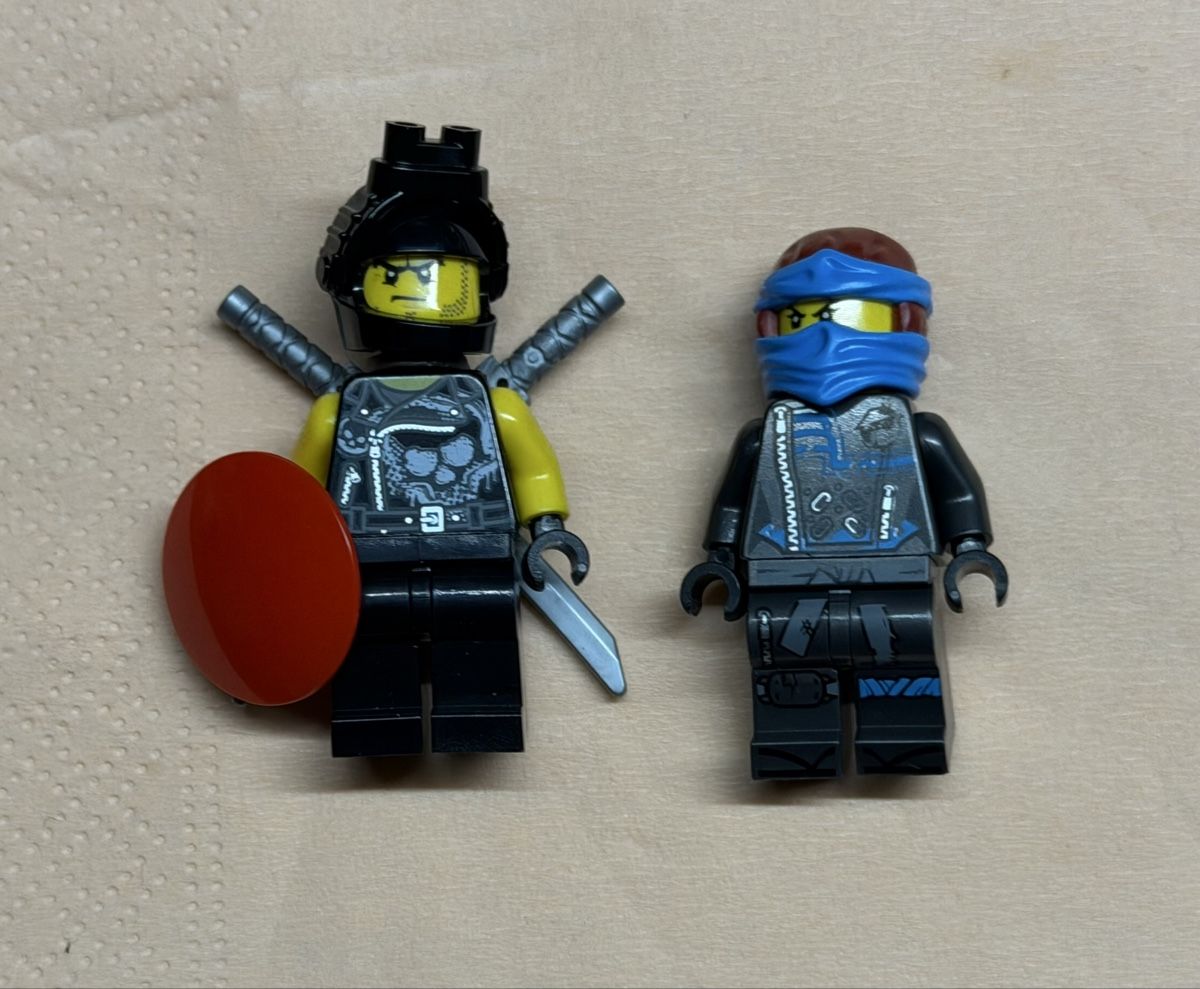 Lego Spielzeuge: 2 Stück Ninjago Lego Figuren, Samurai & Ninja. – Gebraucht aus Rheinfelden von zim_2hqc