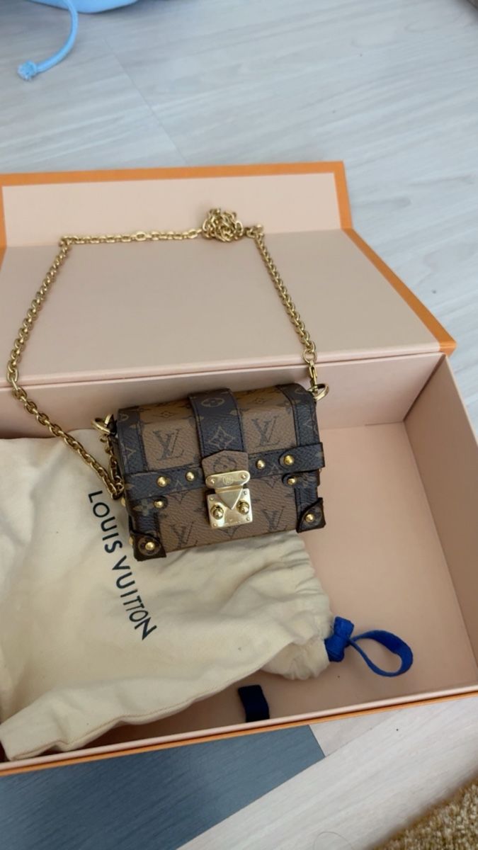 Louis Vuitton Borse da donna: Louis Vuitton Tasche Mini Trunk guter Zustand – Usato da Uetikon am See venduto da Mariaa144