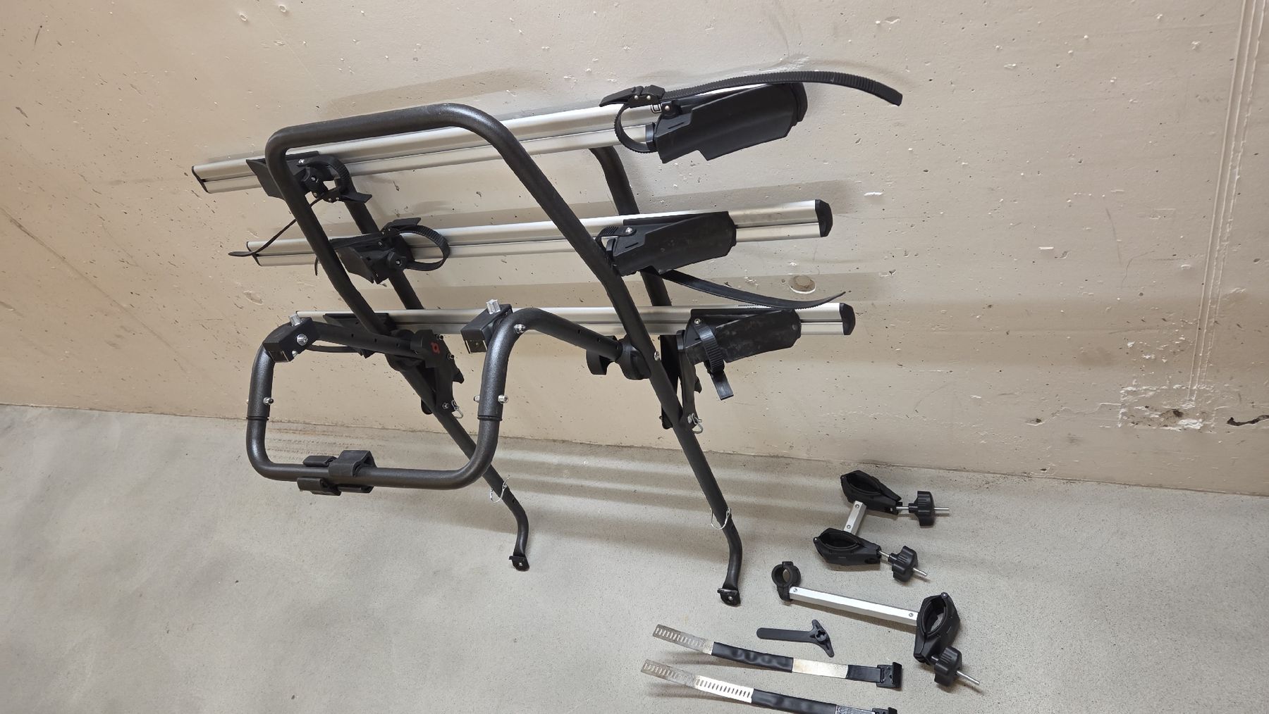 Balken: Heckfahrradträger Menabo Polaris 3 – Gebraucht aus Zürich von bugatore
