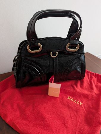 Bally Handtasche Lackleder