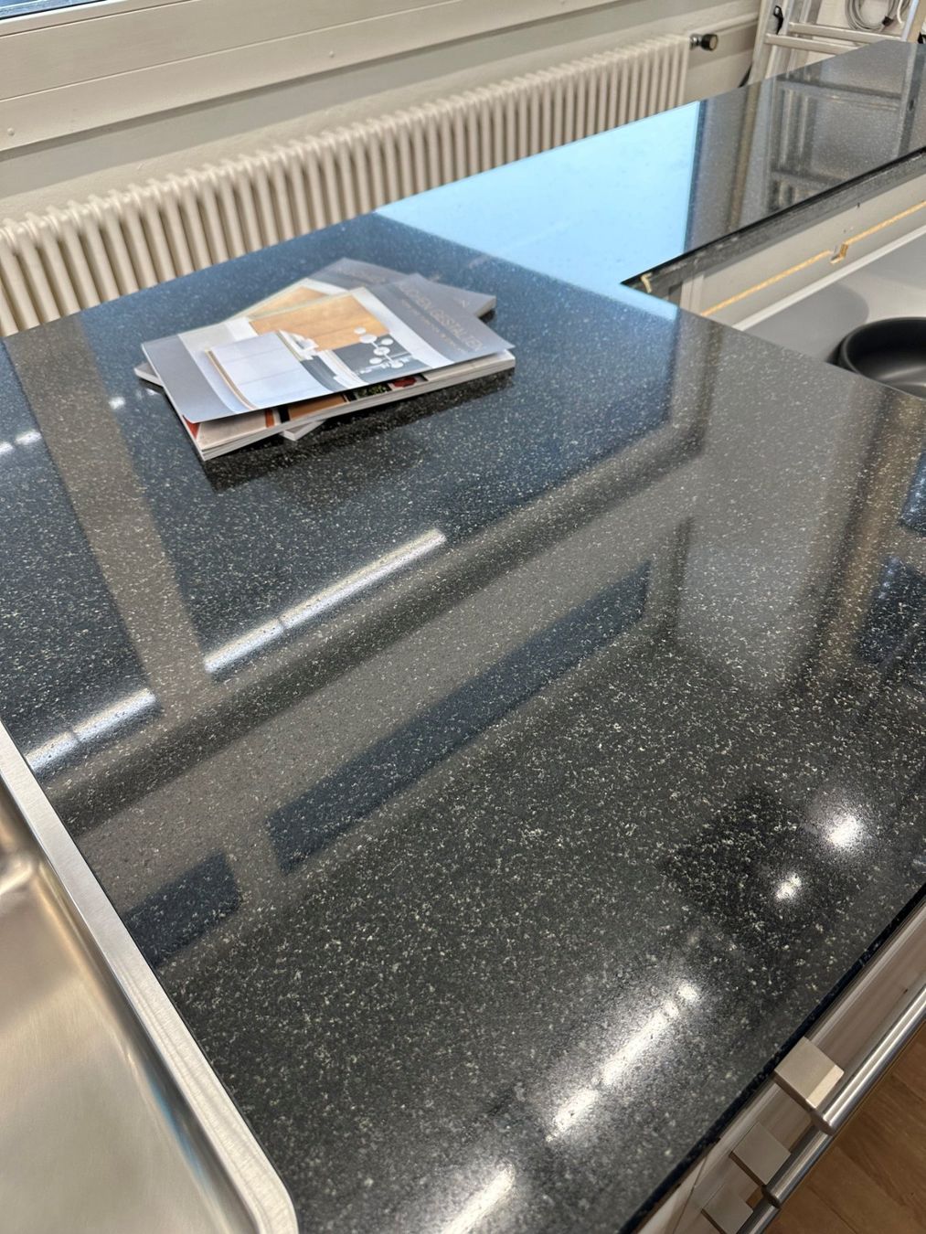 Pietre & tegole: Granitabdeckung – Usato da Gränichen venduto da Aarekuechen 1