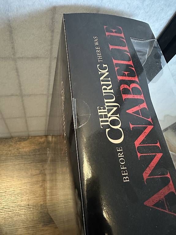 Statuette: Mezco Toys The Conjuring - Annabelle – Nuovo e nell'imballaggio originale da St. Gallen venduto da ManuelSt. 4