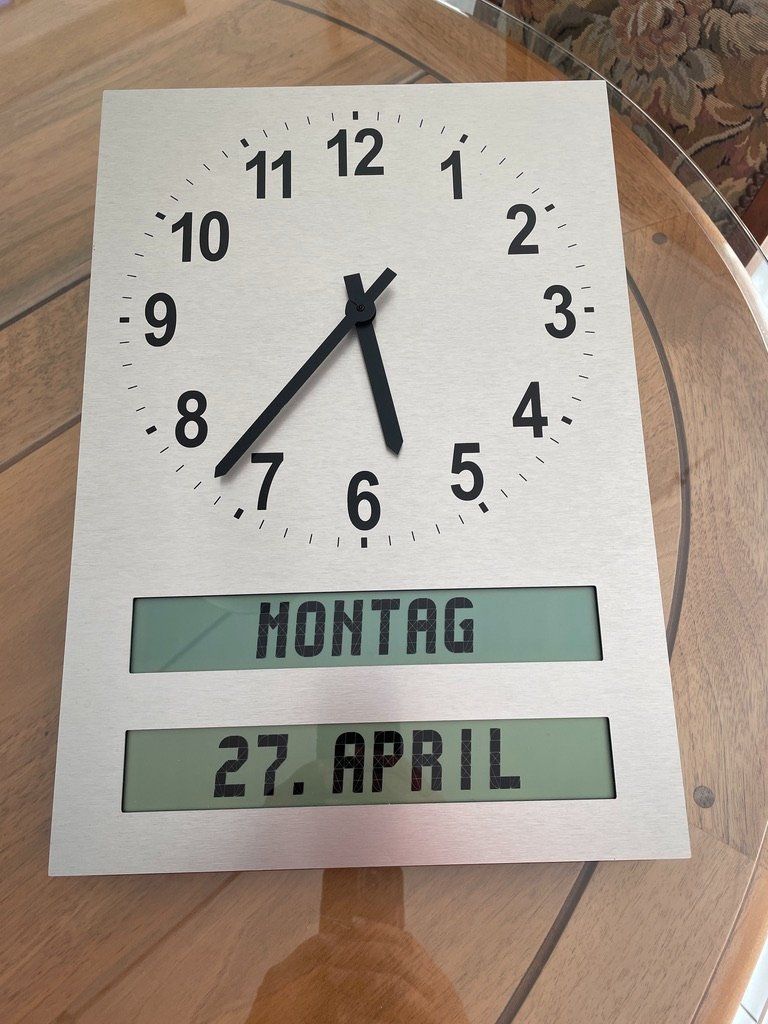 Orologi: Seniorenuhr VALENTIN Electronic 28x40.5cm – Usato da Gelterkinden venduto da RemoViscardi