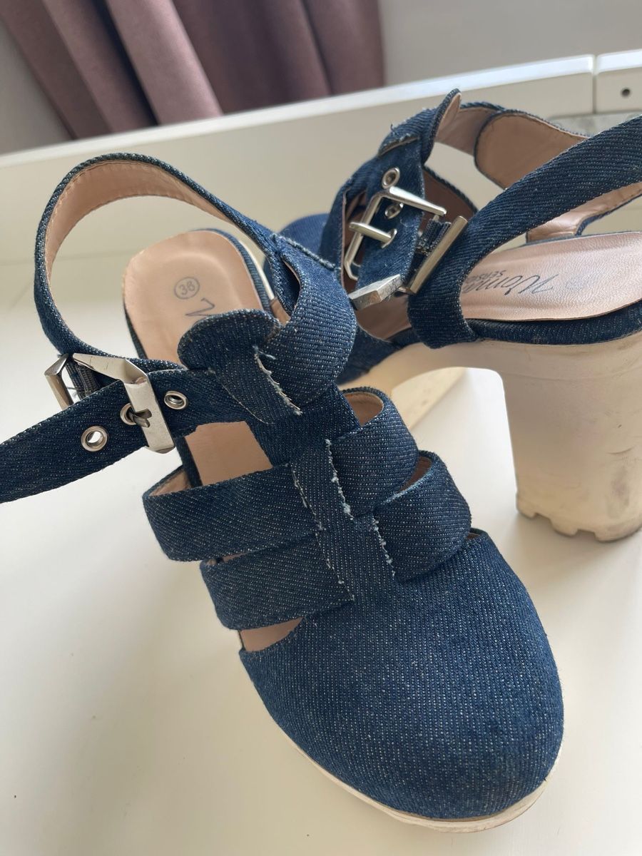 Scarpe da donna: Seaside Plateau-Sandalen – Usato da Cham venduto da Heleao 2