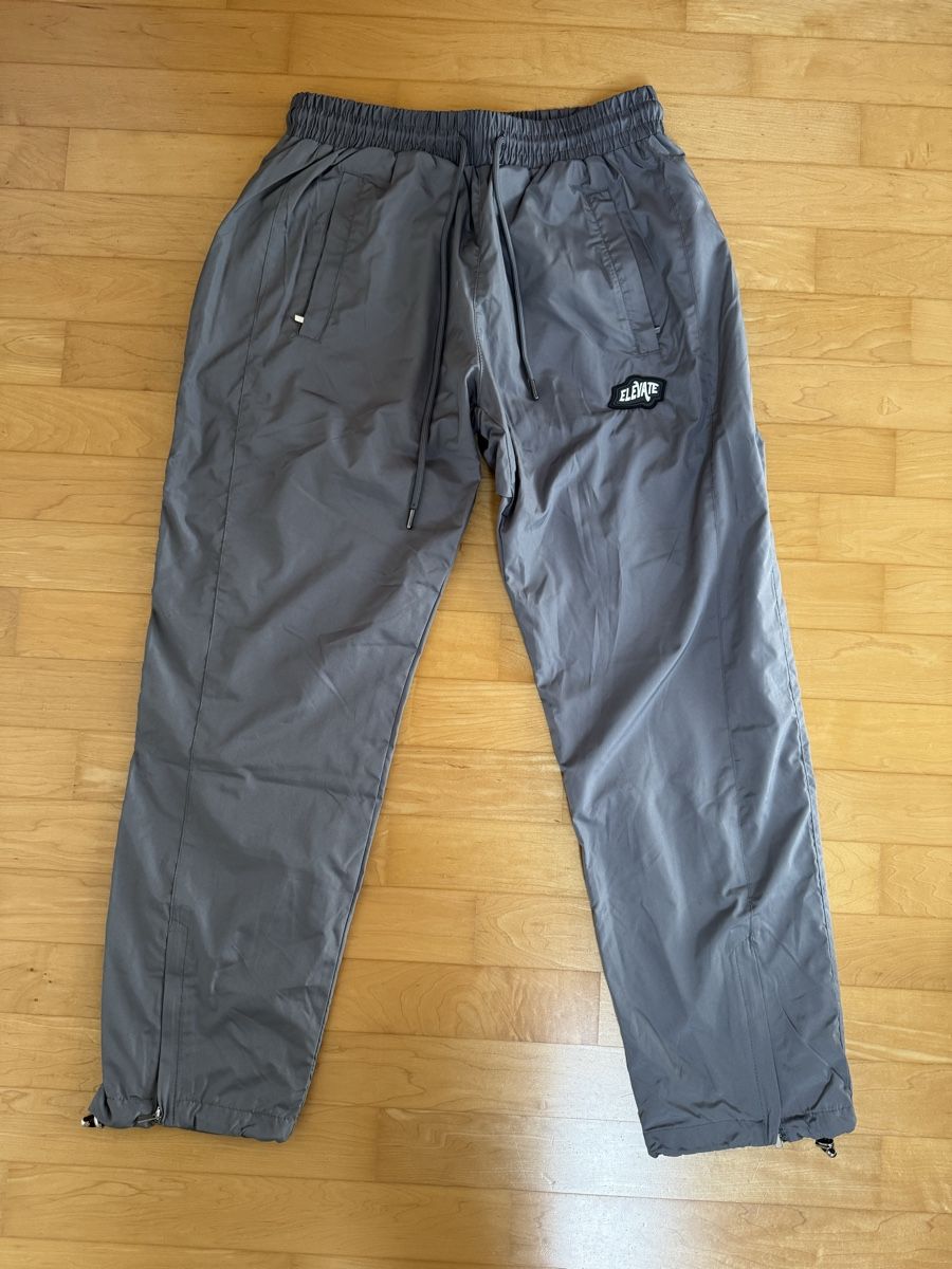 Pantaloni: Elevate Jogginghose grau, Grösse M – Nuovo (secondo la descrizione) da Maisprach venduto da jokoundklaas