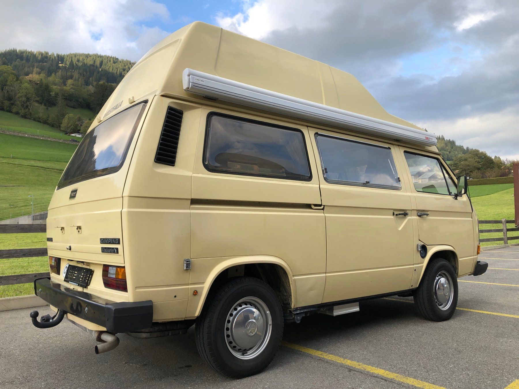 VW Veicoli da campeggio: VW T3 Bus Camper – Usato da Gstaad venduto da Johny3 1