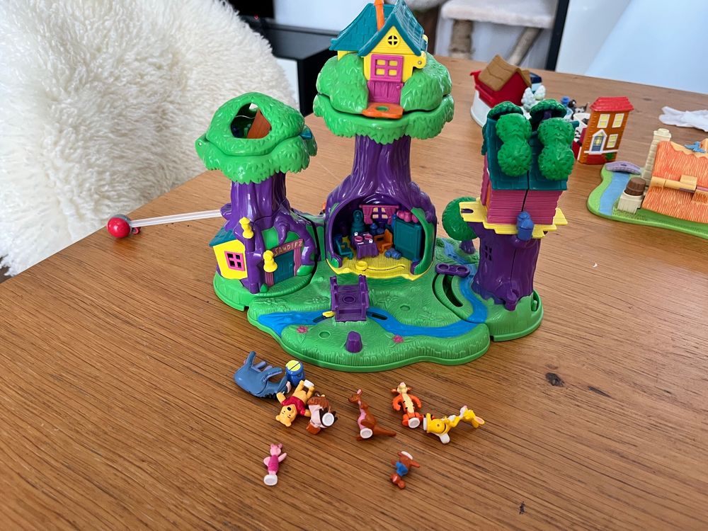 Ensemble de jeu Figurines Arbre de Winnie l'ourson Playset Disney maison transportable - Figurines/Playsets - Broc'neyland - La Boutique Disney