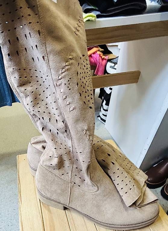Scarpe da donna: NEUE BOOTS  – Usato da Alpnach Dorf venduto da lis_626v 2