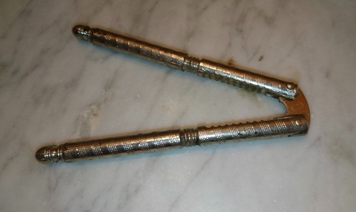 Greifer: Ancien casse-noix argenté HMQ – Gebraucht aus Châtelaine von fil_7lqg 2
