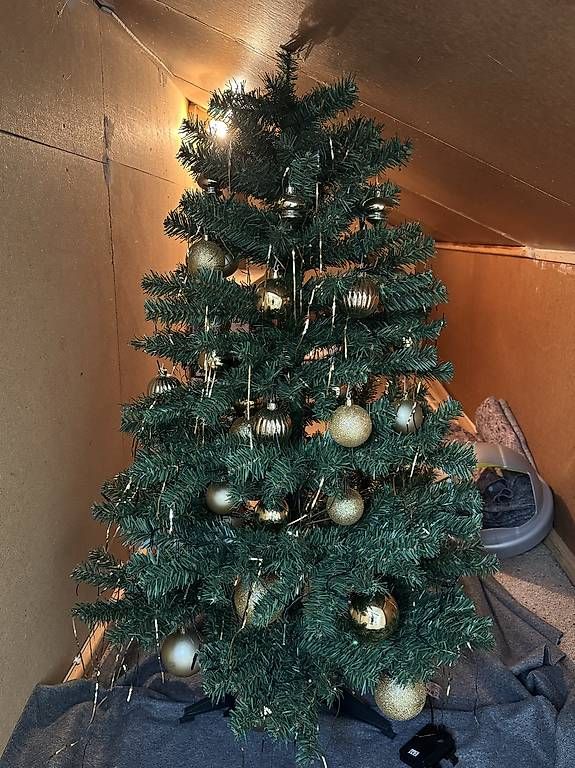 Alle Dekorationen: Künstlicher Weihnachtsbaum – Gebraucht aus Frauenfeld von lor_6lkf