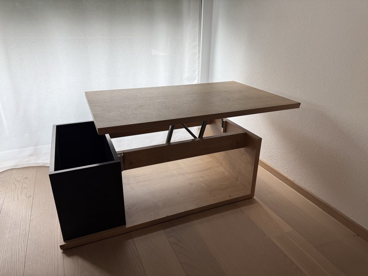 Tavoli: Coffee Table, Lift-Top, Used Condition, damaged corner – Usato da Dietlikon venduto da lot_rel 1