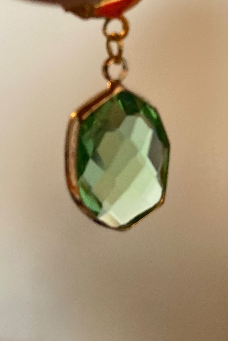 Orecchini pendenti & Orecchini a lobo: Trio de boucles cabochon en verre vert – Usato da Genève venduto da ct_fqr8 1