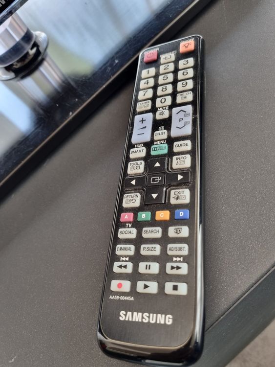 Samsung UE32D6500 82 cm 3D LCD-TV mit LED-Hintergrund | Kaufen auf Ricardo