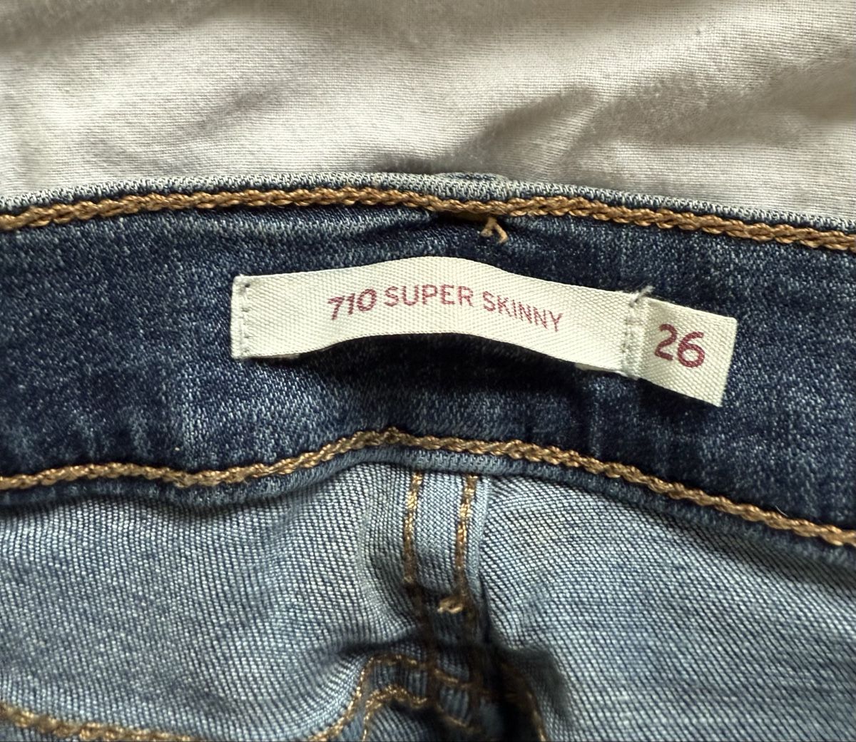 Levi's Jeans: Levi’s 710 super Skinny – Usato da Bioggio venduto da M.M.O 1