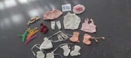 Miniatur Puppenkleidchen Schuhe Söckli etc.