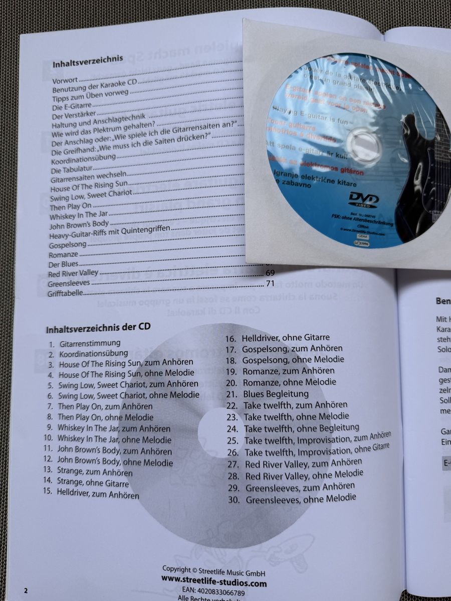 Libri: 2 Gitarrenbücher inkl. CD (Lehrbuch) – Nuovo (secondo la descrizione) da Bubikon venduto da Heidi70 7