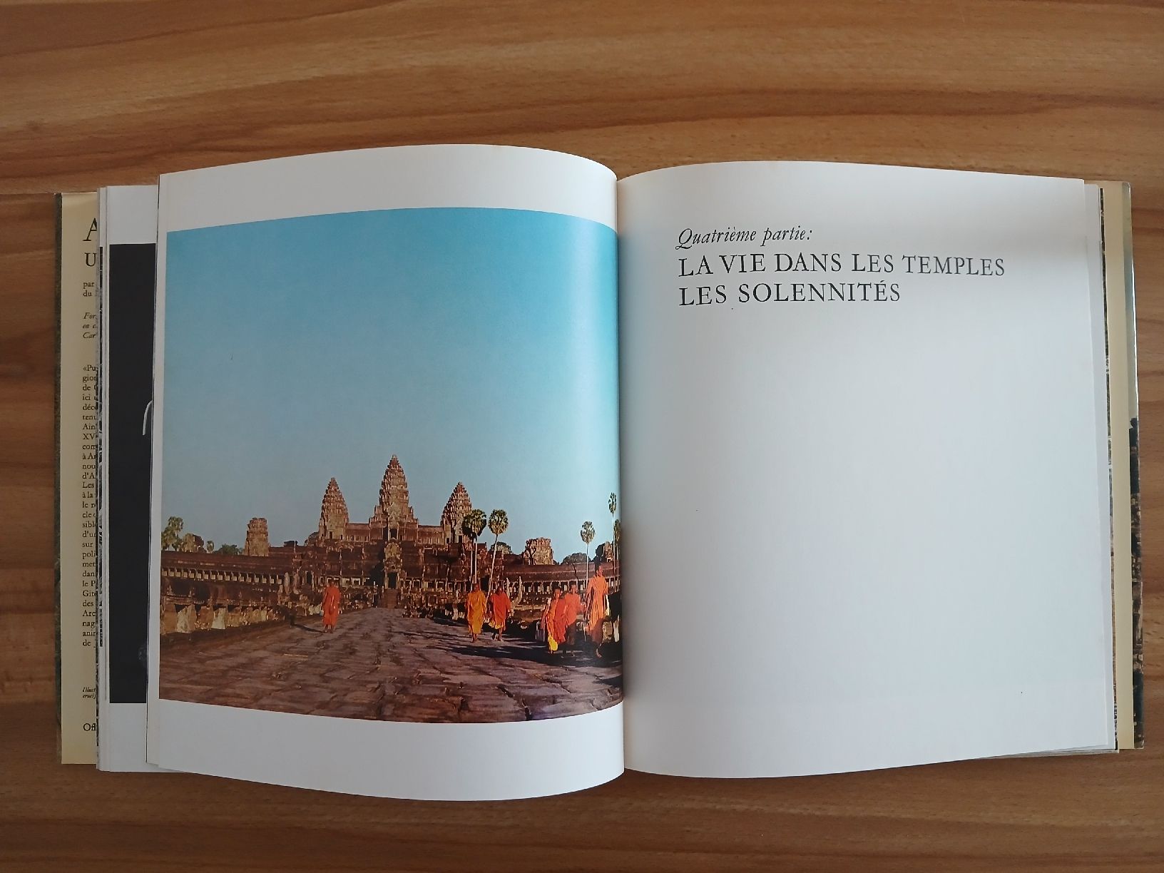 Libri: Angkor un peuple - un art – Usato da Le Sentier venduto da arc_2thy 9