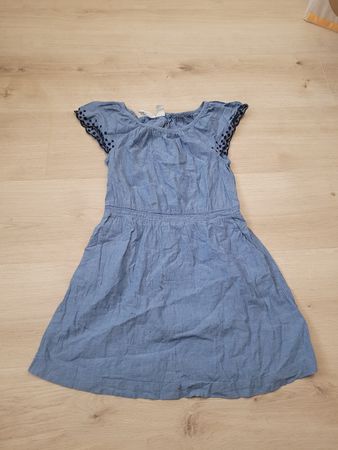 Kleid Gr. 140