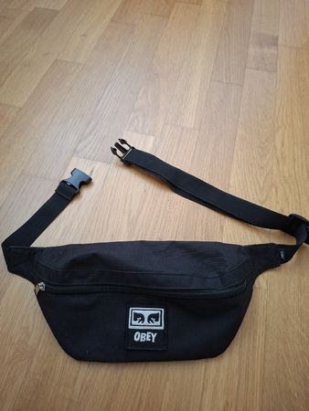 OBEY BAUCHTASCHE