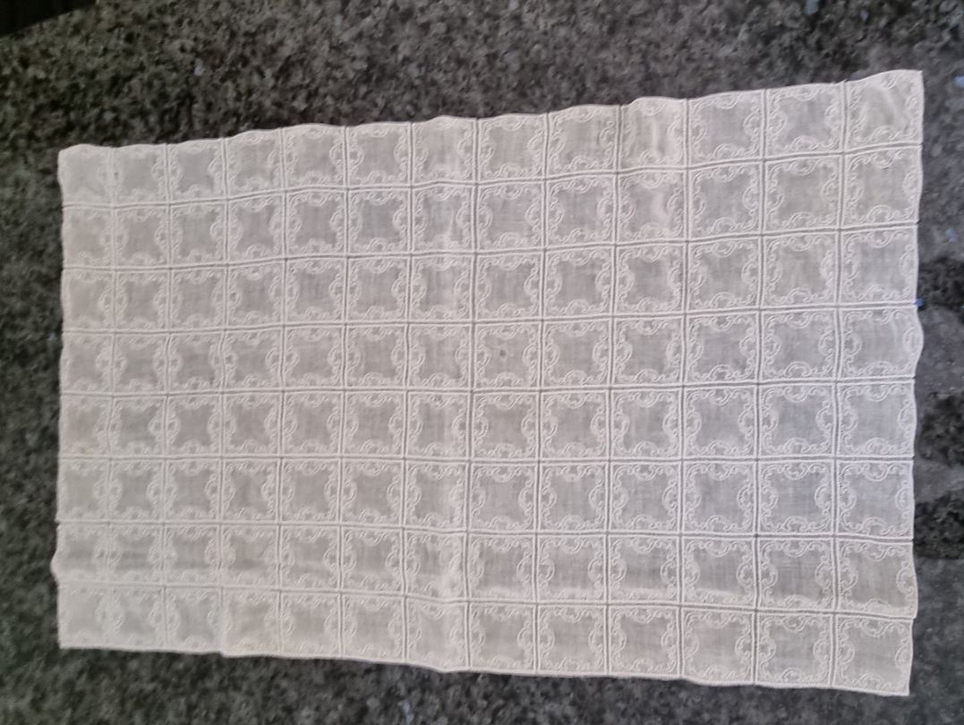 Sonstige Tischwäsche: Tischdecke, Mitteldecke bestickt – Gebraucht aus Geroldswil von Agapanthus22