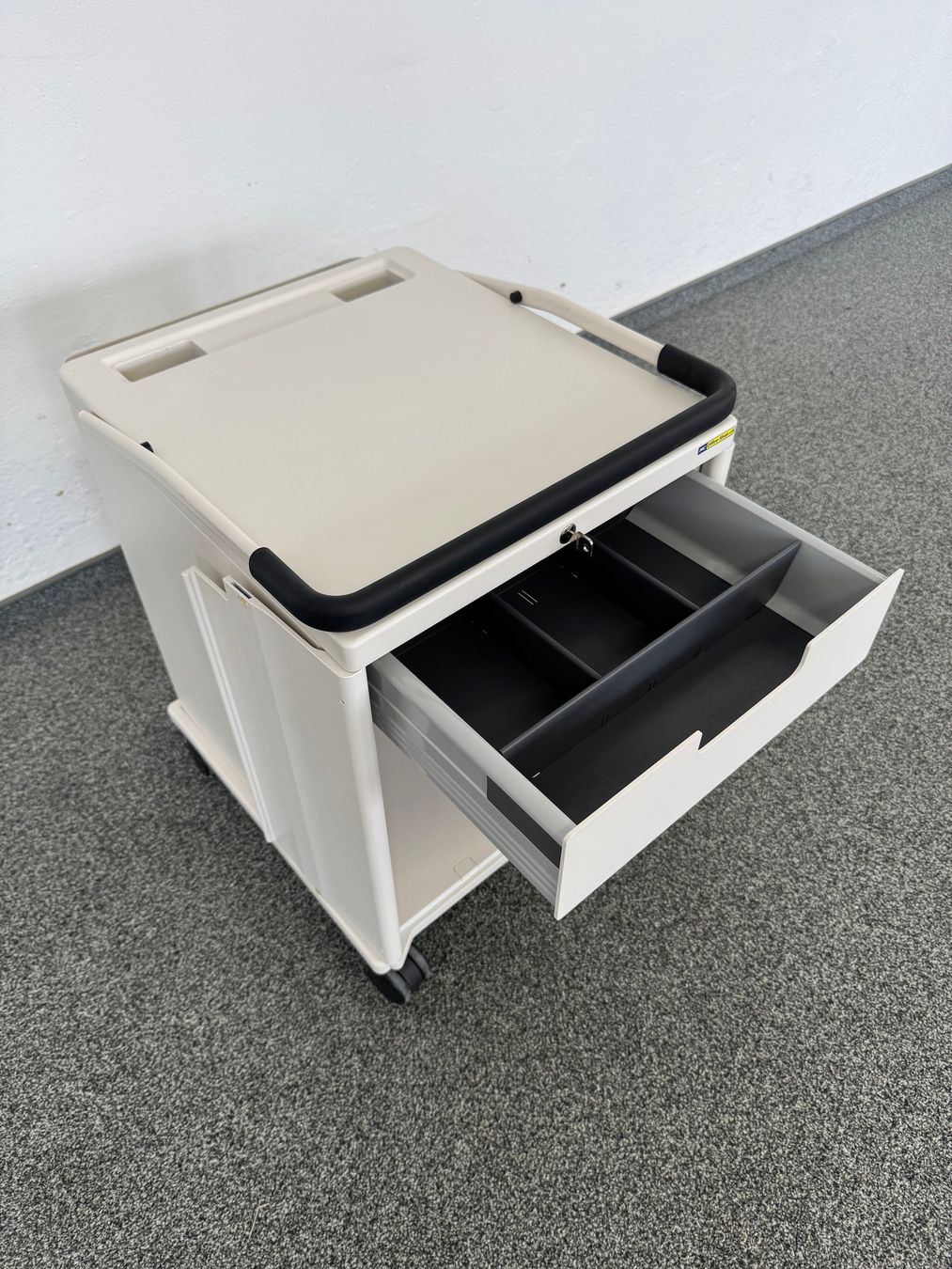 Vitra Korpus: Vitra Storage Drucker-Caddy mit Schlüssel – Gebraucht aus Schönenwerd von mcofficeshop 2