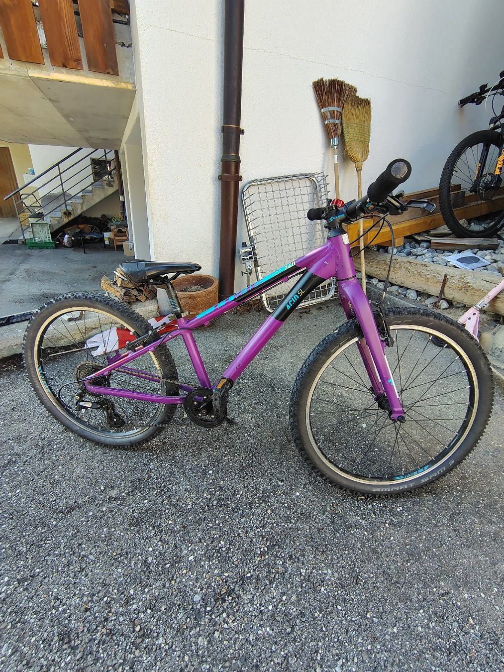 Cube Vélos: Kindervelo cube Acid SL 240 – D'occasion à Fanas par Ned7215
