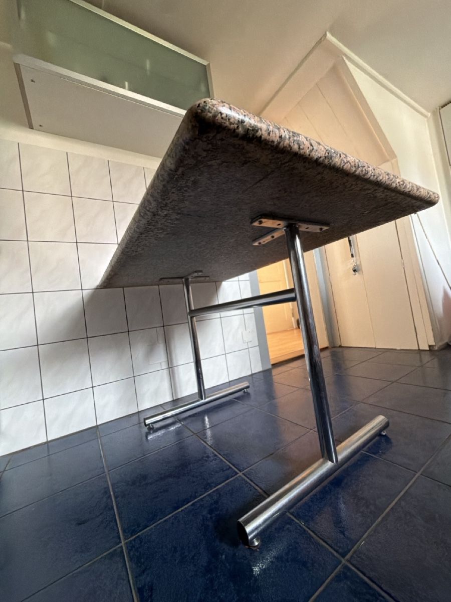 Tische: Esstisch mit echter Granitplatte & Chromgestell – schwer – Gebraucht aus Neuendorf von lug_8lb9 2