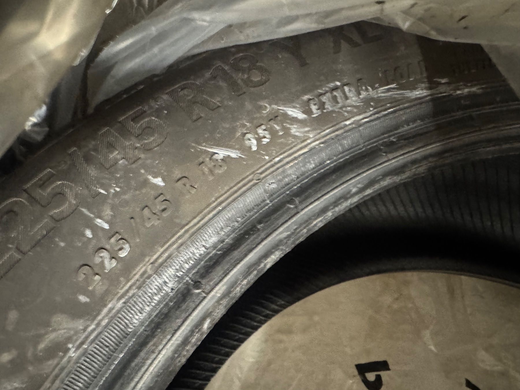 Pneumatici & Ruote complete: Sommer reifen – Usato da Zug venduto da kaa_bfk6 4