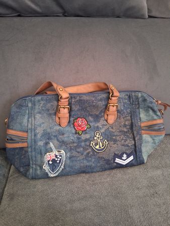 Blaue Handtasche mit Applikationen im Marine-Stil ⚓️