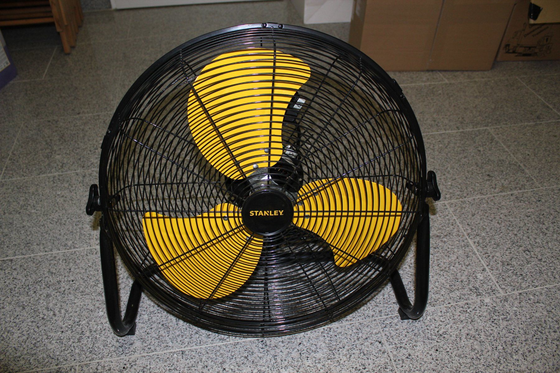 Stanley Ventilateurs: Bodenventilator mit 3 stufen – D'occasion à Erlenbach ZH par ultraSale