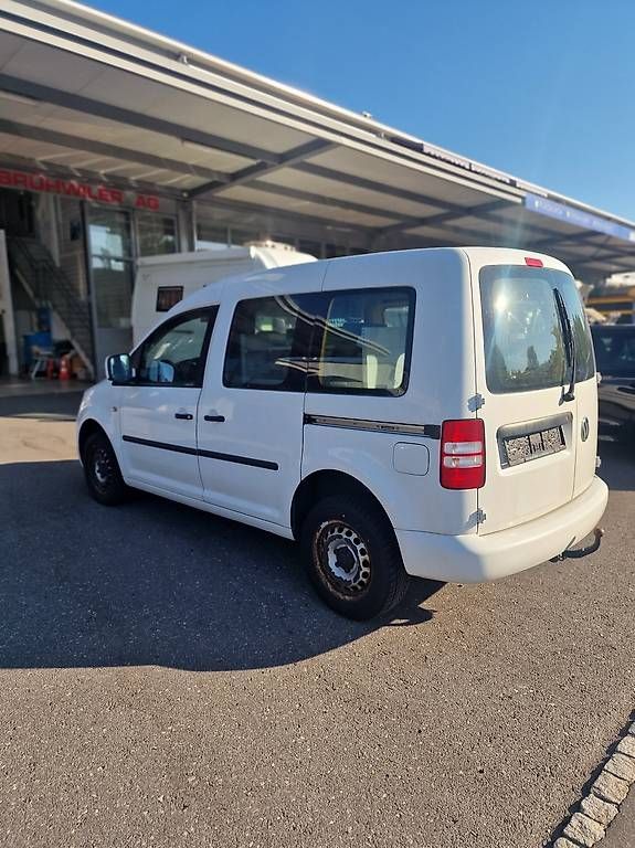 VW Véhicules utilitaires: VW Caddy 4X4 – D'occasion à Baar par ver_z7lm 1