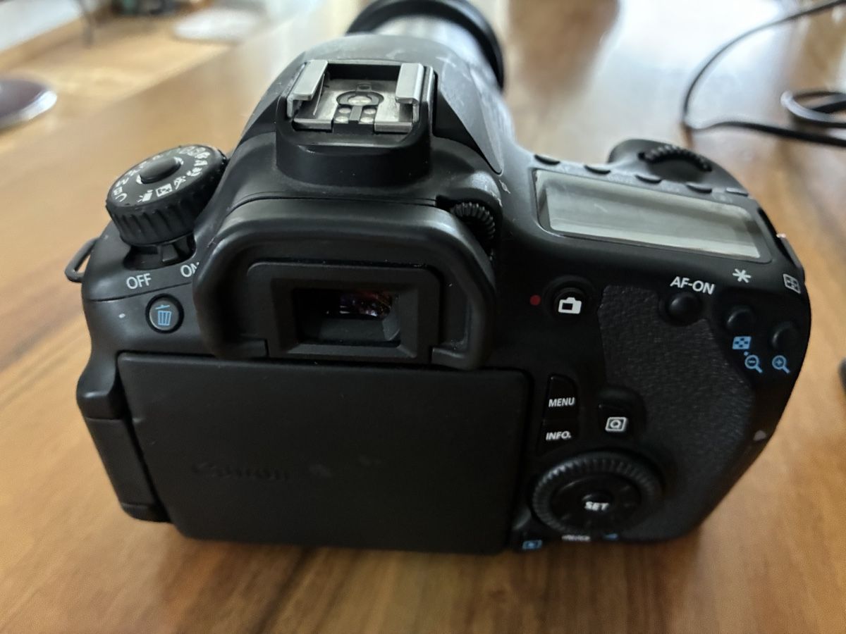 Canon Fotocamera: Canon EOS 60D Set mit Objektiv und Blitz gebraucht – Usato da Zuzwil SG venduto da simbo11 1