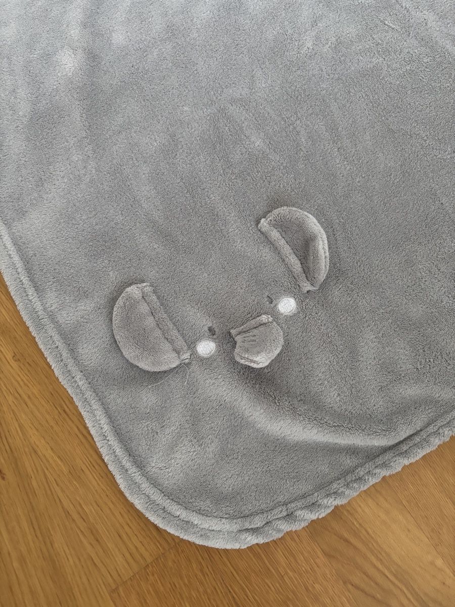 Coperte: Kuschelige Babydecke in grau – Usato da Basel venduto da ukhtyy 1