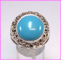 Wow, grosser Ring mit Zirkonia
