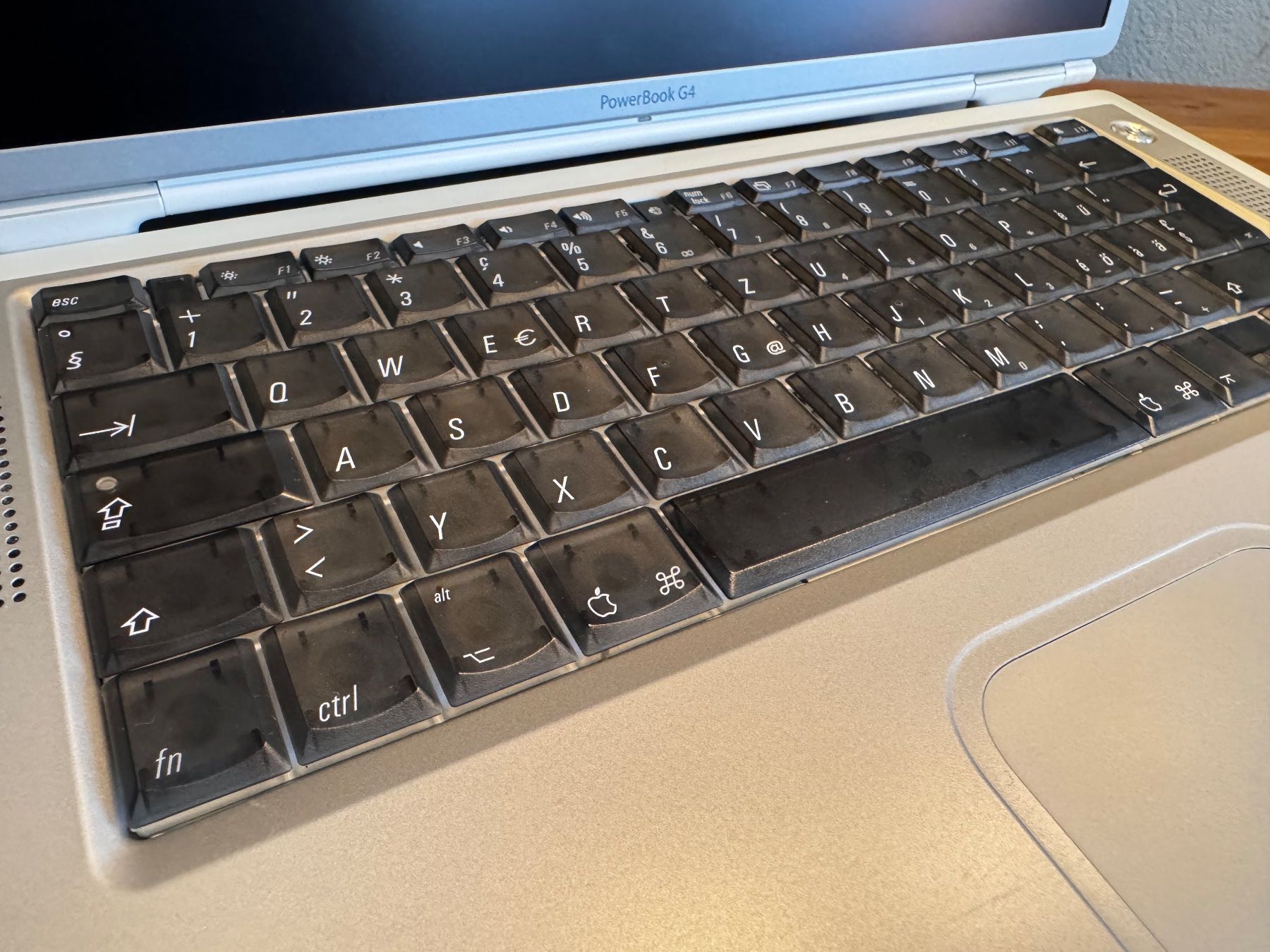 Apple Notebook: 007-Set: PowerBook G4 Titanium 1GHz | SSD | Samsonite – Usato da Neuenhof venduto da m3nin0 5