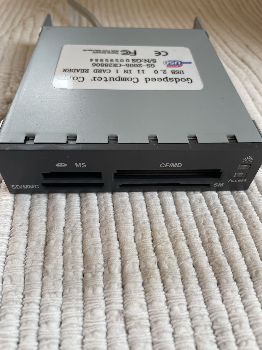 PC: Pièces pour vieux PC – Usato da Commugny venduto da arm_7m7m 8