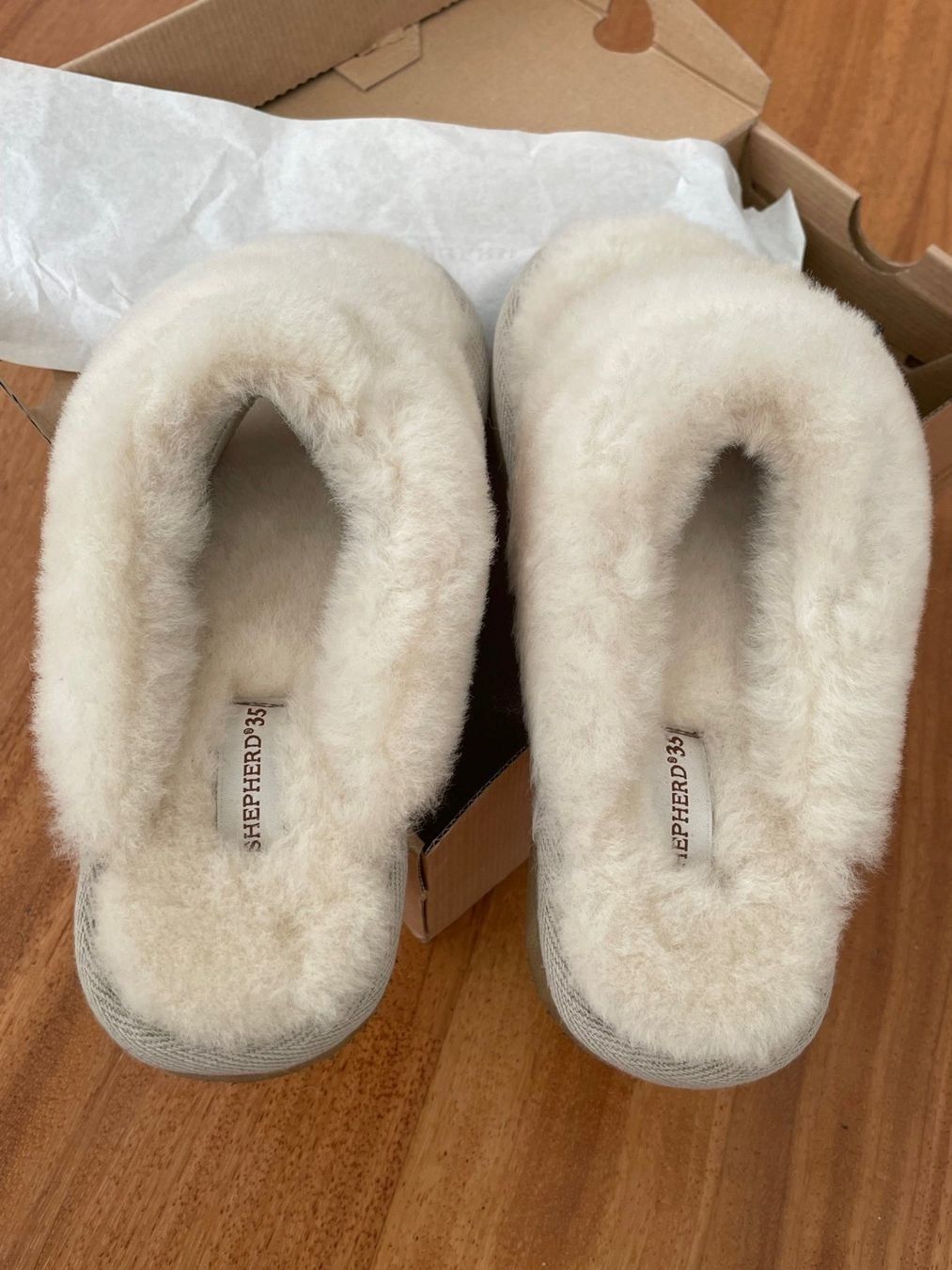 Scarpe per ragazze: Warme Hausschuhe GR 35 – Nuovo e nell'imballaggio originale da Langnau am Albis venduto da Judithsebi