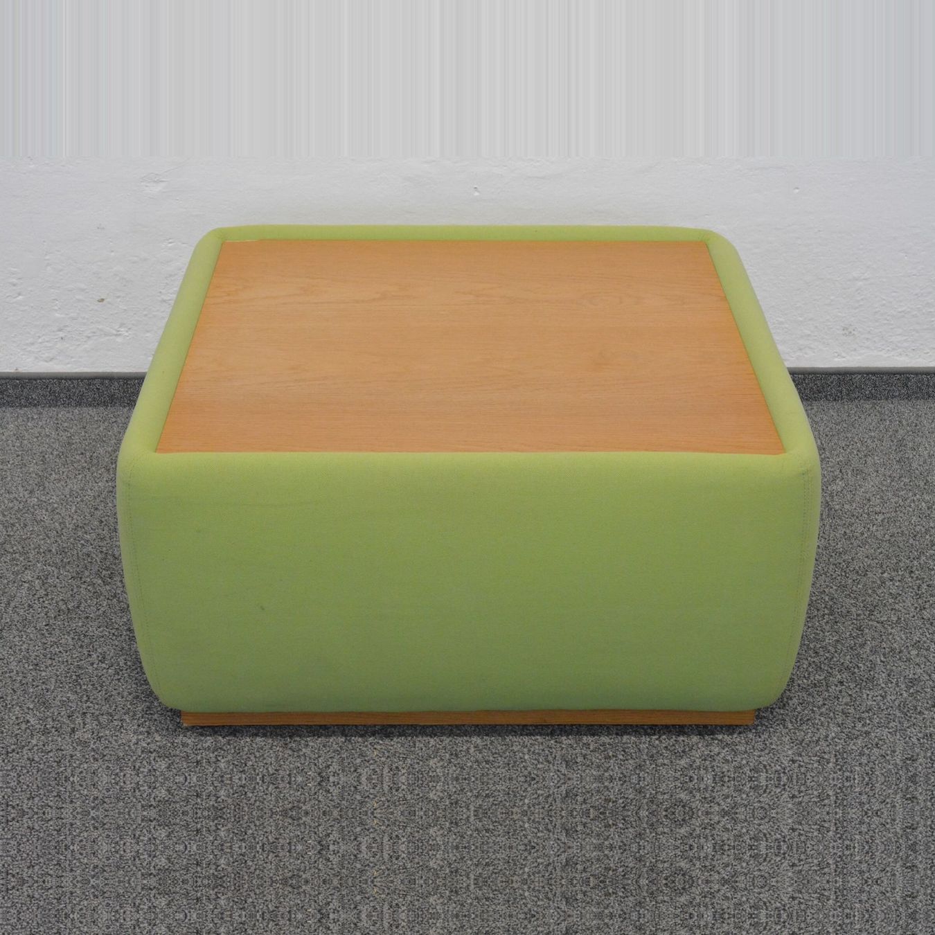 Tavoli: Casala Palau Stream Lounge Table – Usato da Schönenwerd venduto da mcofficeshop