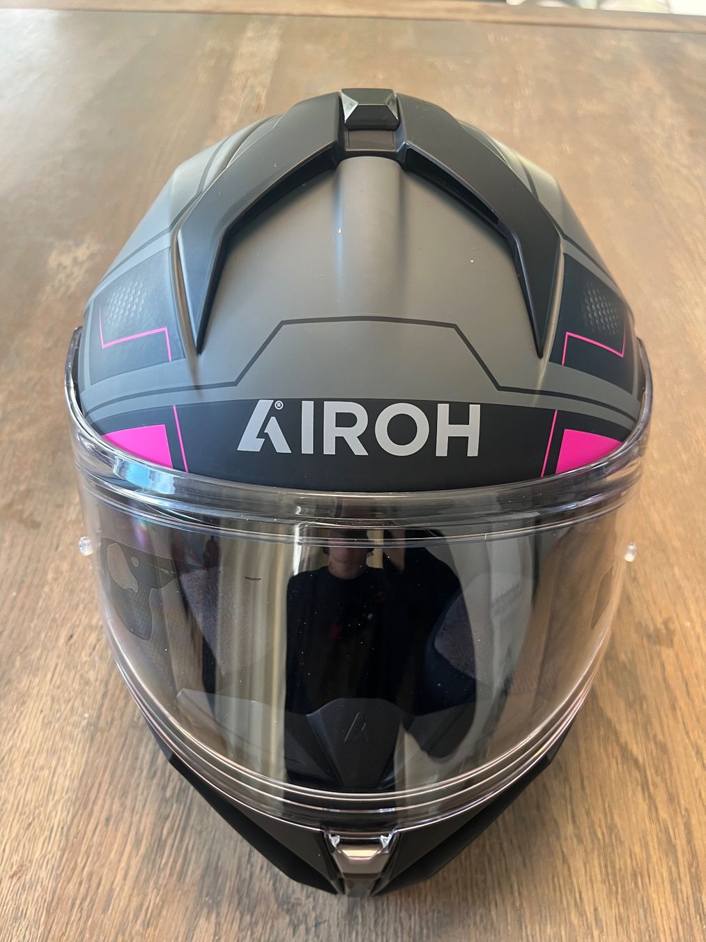 Airoh Caschi & visiere: Casque moto Airoh Matryx Rocket Pink – Usato da Corsier GE venduto da Alexandre.gllrd