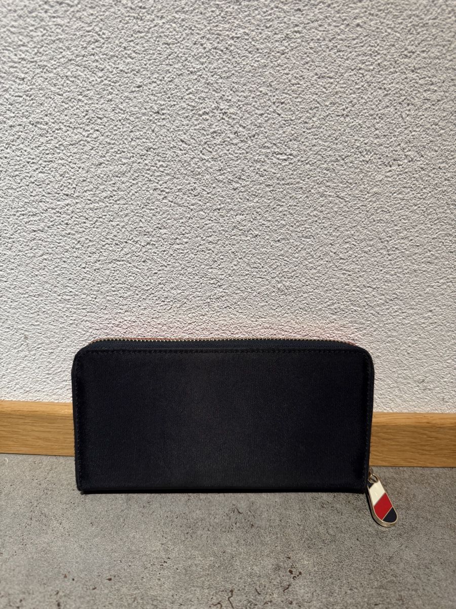 Tommy Hilfiger Portemonnaie: Tommy Hilfiger Portmonnaie – Gebraucht aus Birrhard von lajasminelle 1