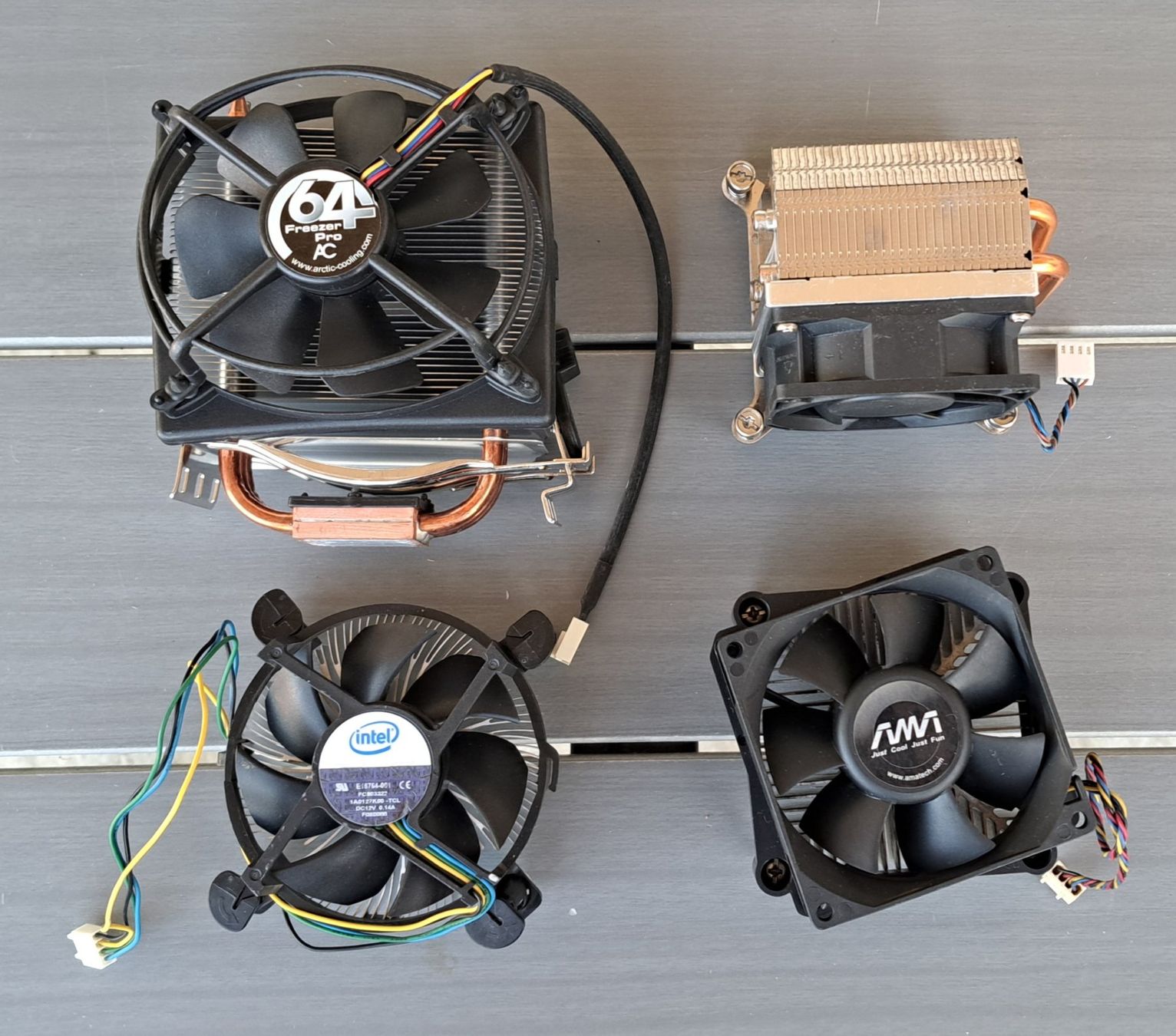 PC: ***** CPU Kühler Sortiment – Usato da Villaz-St-Pierre venduto da Ubid 1