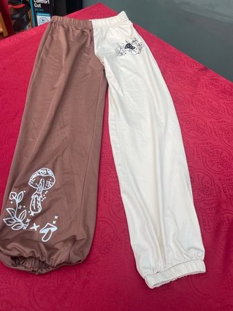 Mädchen Hose 134 (9) mit Pilzen