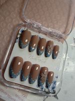 Faux Ongles French Manucure Points Bleus fais à la main
