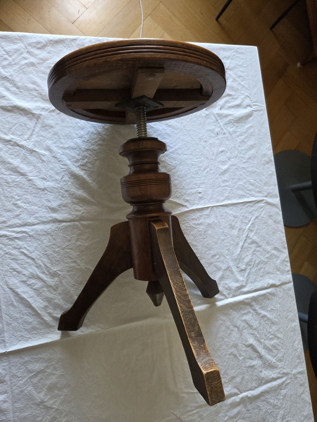 Tabourets: tabouret ancien – D'occasion à Neuchatel par sckkj 1